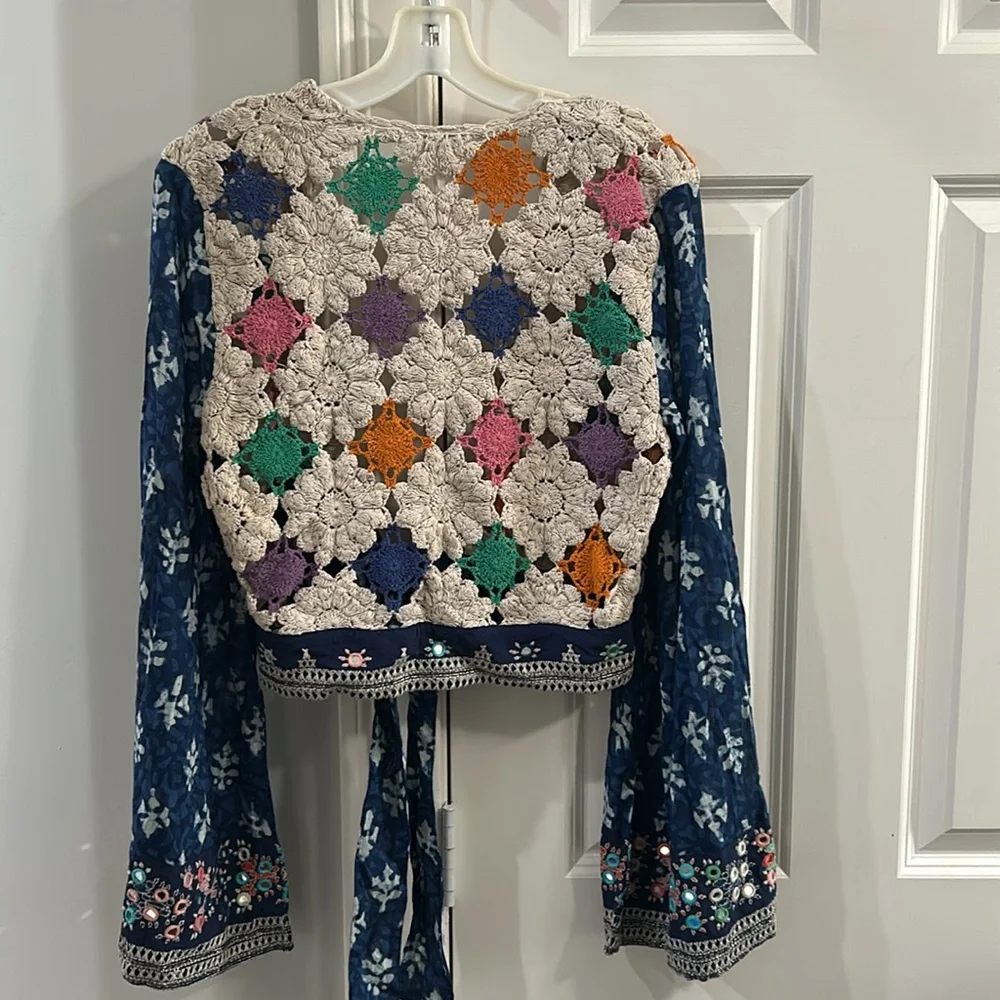 NWOT Free People Cropped Crochet Tropical Hideout Wrap Crop Top Size Medium Z397